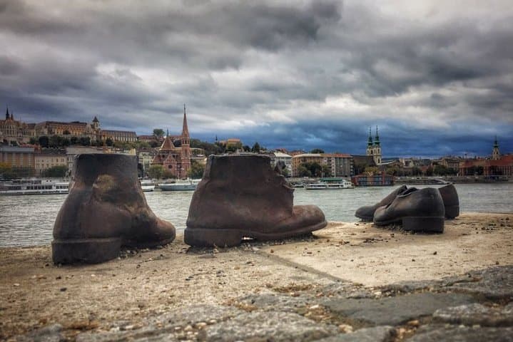 Budapest Full-Day Private Sightseeing: Walking and Car Tour of Buda & Pest photo 6