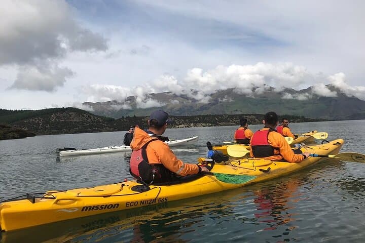 Half-Day Kayak Tour on Lake Wanaka — 8–10 km Guided Paddle with Snacks photo 6