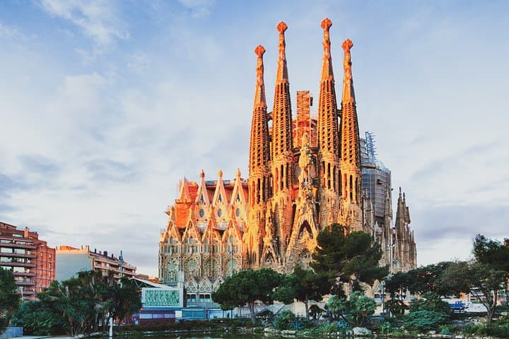 Segway Private Tour Barcelona: Gothic Quarter to Port Olímpic in 2 Hours