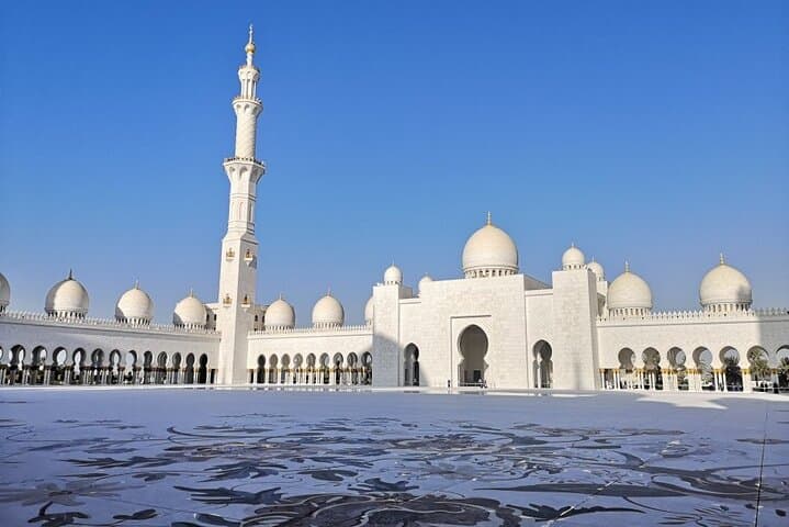 Private Abu Dhabi City Tour: Sheikh Zayed Mosque, Qasr Al Watan & Corniche Day Trip photo 3