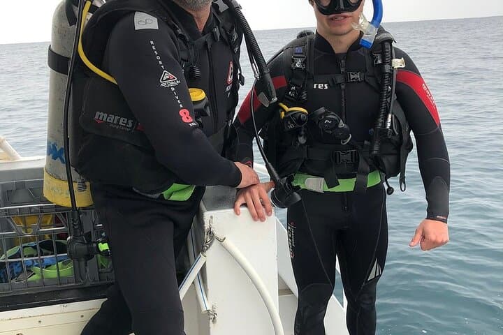 Scuba Dive Ningaloo Reef: Full-Day Guided Dives to Manta Rays, Potato Cod & Turtles photo 6