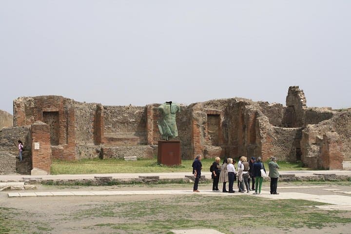 Private Half-Day Tour of Pompeii and Herculaneum — Skip-the-Line Archaeological Experience photo 3