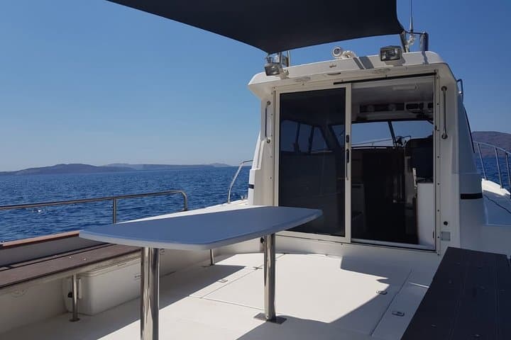 Santorini Caldera Private Motorboat Cruise & Volcano Hike photo 4