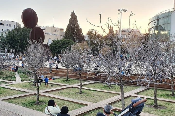 Tel Aviv Highlights Bike Tour: 3-Hour Guided Ride from Port to the White City photo 5