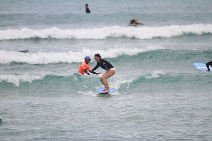 Waikiki Surf Lessons — Learn to Surf on Waikiki Beach (90-Min Beginner Lesson) photo 5