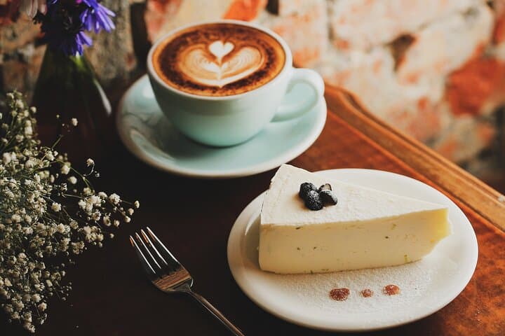 Lower Manhattan Coffee Walk: Private Guided Tour of Wall Street Cafes photo 1