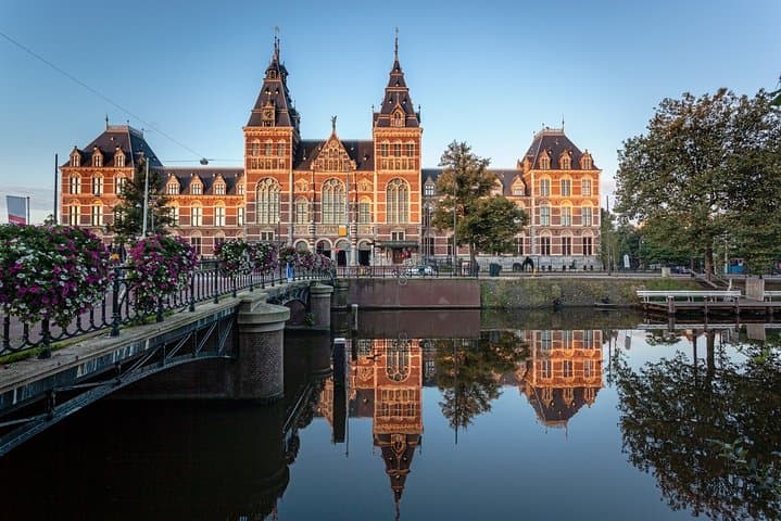 Amsterdam Art Scavenger Hunt — Self-Guided Let's Roam Adventure photo 5