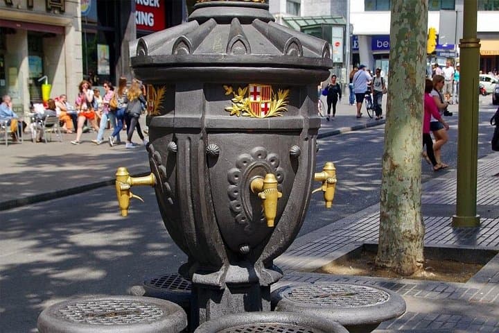 Barcelona Catalonia Culture Scavenger Hunt — Self-Guided Walking Adventure photo 4