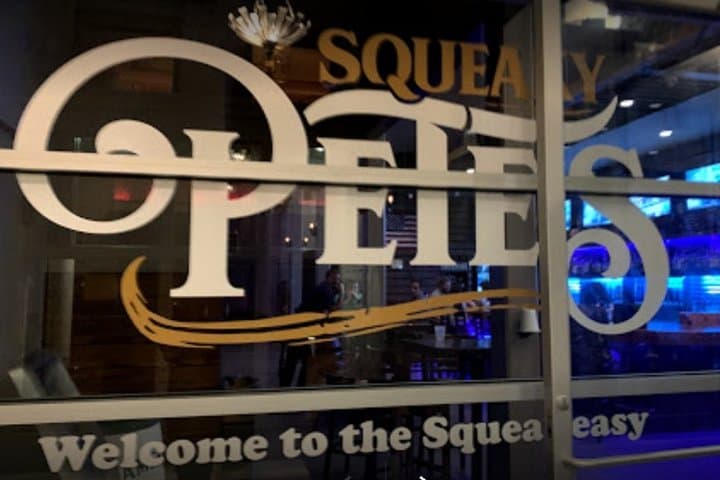 Rogue Baton Rouge Scavenger Hunt: Photo Challenges & Bar-Hopping Adventure photo 4