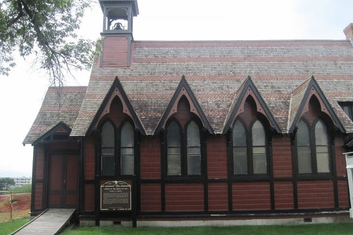 Explore Bismarck on Foot: Interactive City Scavenger Hunt Guide photo 6