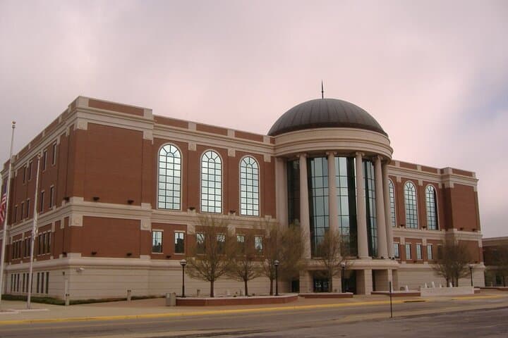 Bowling Green Scavenger Hunt — Explore Downtown & WKU with Let's Roam photo 3