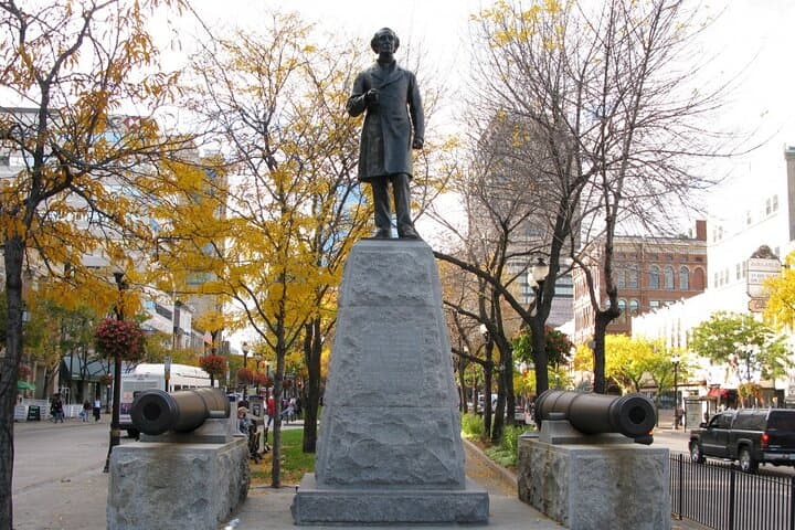 Hamilton Hopper Scavenger Hunt: Explore City Hall, Markets & Hidden Gems photo 3