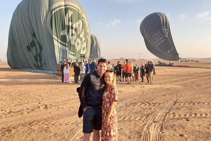 Sunrise Hot Air Balloon Over Dubai Desert: Sunrise Flight, Falconry & Breakfast
