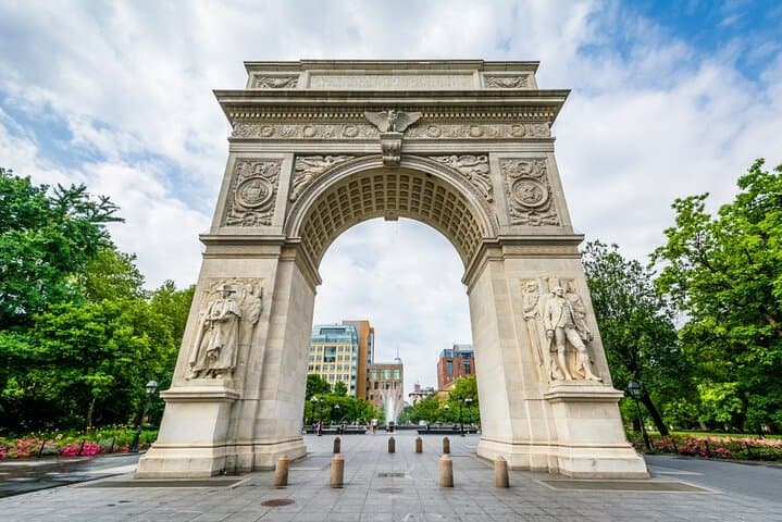 Midtown Park Hopper Scavenger Hunt — Self-Guided Manhattan Walking Adventure photo 3
