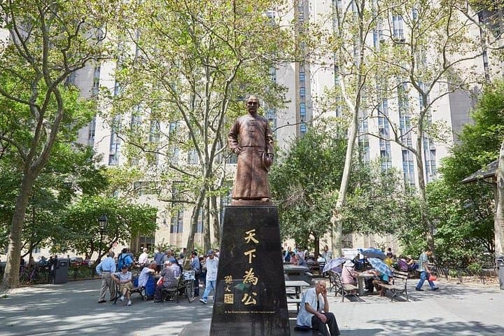 Manhattan Scavenger Hunt: The Many Lives of Manhattan Walking Tour photo 3