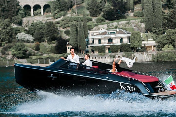 Lake Como Private Boat Tour — 1-Hour Luxury Yacht Cruise photo 1