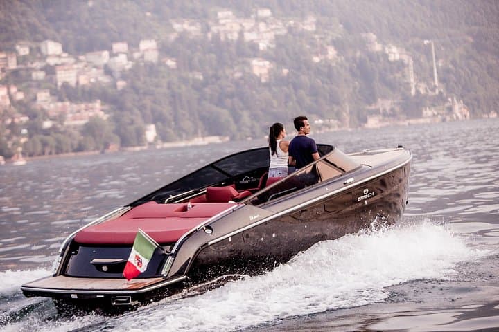 Lake Como Private Boat Tour — 1-Hour Luxury Yacht Cruise photo 2