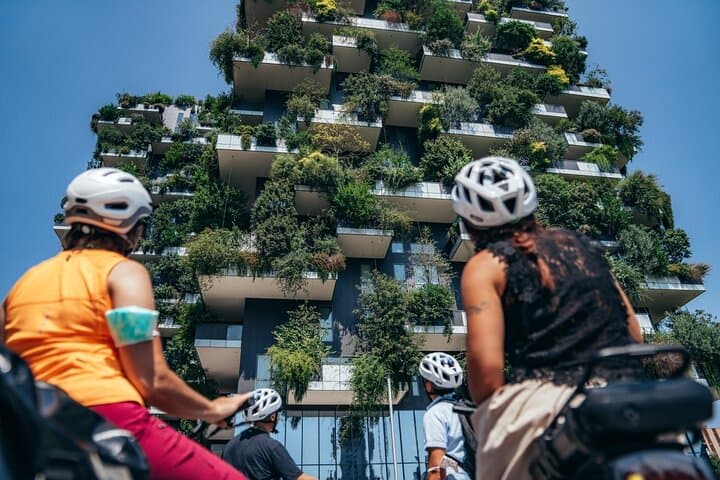 Milan Highlights e-Bike Tour: Electric City Cycling Through History photo 4