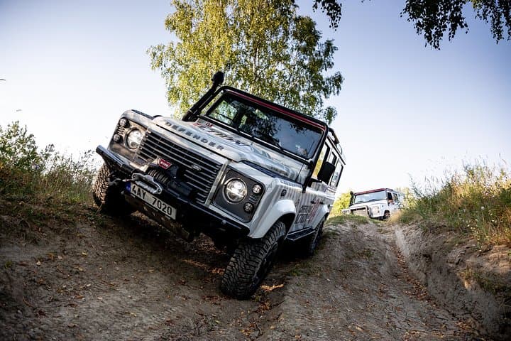 Land Rover Off‑Road Driving Day Near Prague — Full‑Day 4x4 Training photo 2