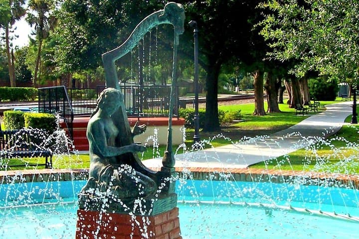 Winter Park Scavenger Hunt — Self-Guided App Adventure Through Downtown photo 3