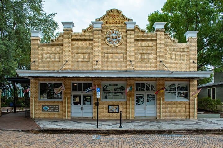 Ybor City Scavenger Hunt: Self-Guided Let’s Roam Adventure in Tampa photo 4