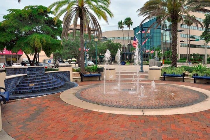 Sarasota Spectacles: Self-Guided Scavenger Hunt Through Art, Bayfront & History photo 5
