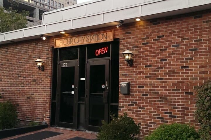 Rochester Bar Hunt: Let’s Roam App-Led Pub Crawl Through Downtown photo 5