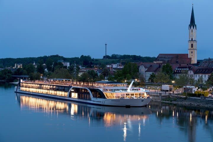 Prague to Linz via Cesky Krumlov: Private Scenic Transfer & 1.5‑Hour Guided Tour photo 5