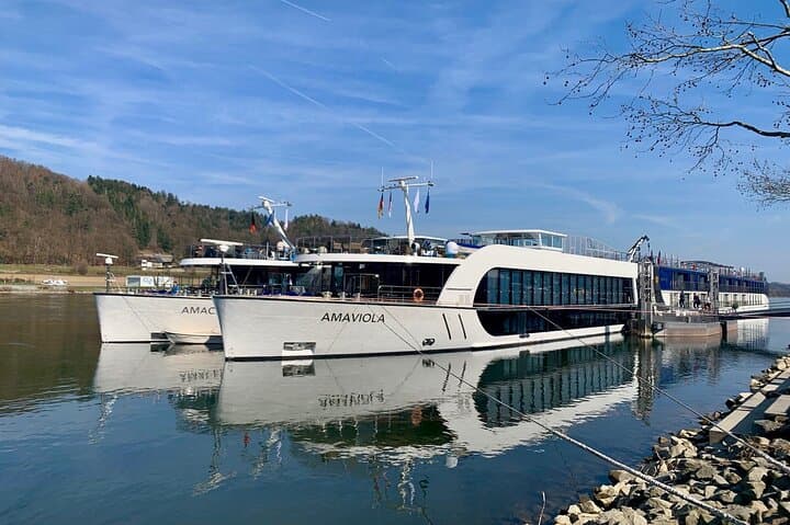 Prague to Linz via Cesky Krumlov: Private Scenic Transfer & 1.5‑Hour Guided Tour photo 6