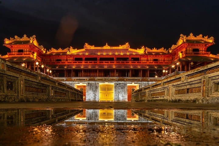 Perfume River Dinner Cruise & Forbidden Purple City Night Visit in Hue photo 5