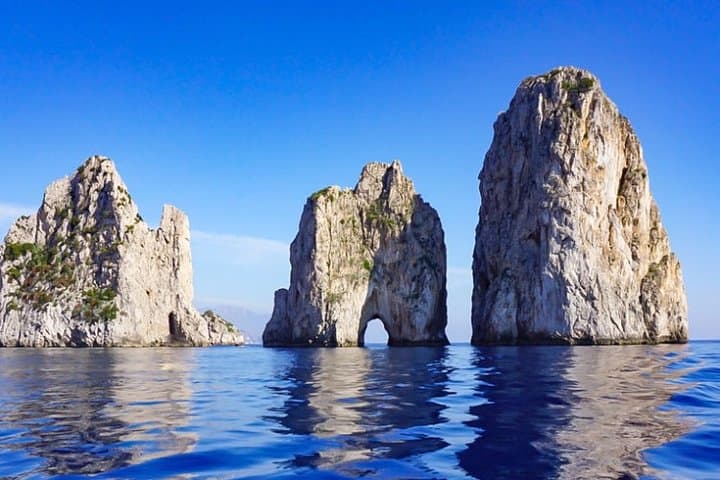 Private VIP Gozzo Cruise to Capri from Sorrento