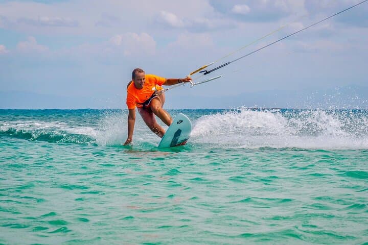 Three-Day Kitesurfing Course at Buen Hombre Beach — Beginner to Confident Rider photo 3