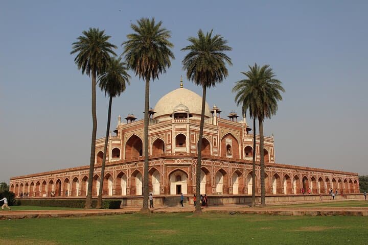 Qutub Minar & Mehrauli Archaeological Park Walking Tour with a Local Storyteller photo 5