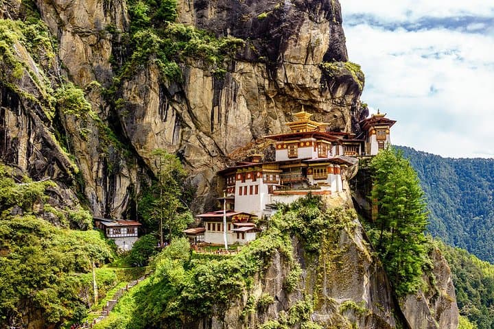 Classic 6-Day Bhutan Tour — Paro, Thimphu & Punakha Cultural Journey photo 1