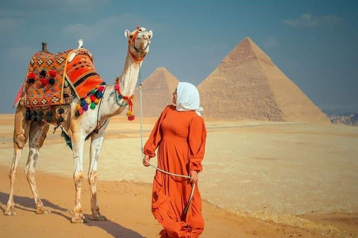 Giza Pyramids Sunrise & Sunset Horse Carriage Ride: Horse and Camel Options photo 3