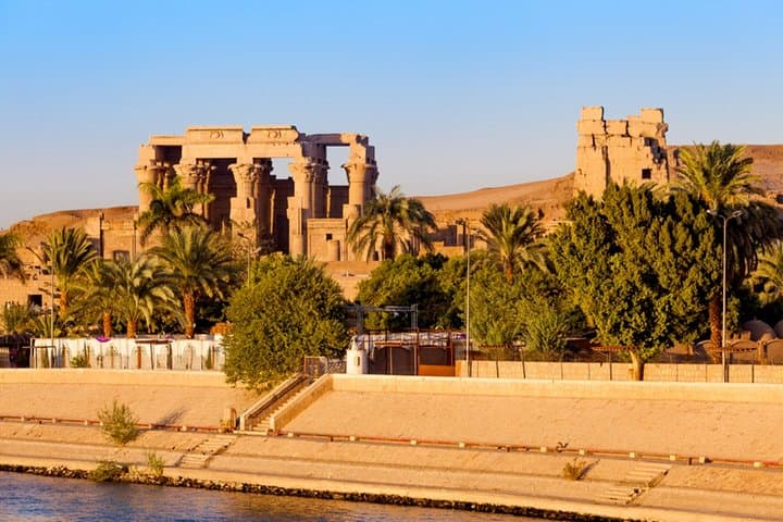 Full-Day Luxor East & West Bank Tour — Karnak, Valley of the Kings & Hatshepsut photo 4