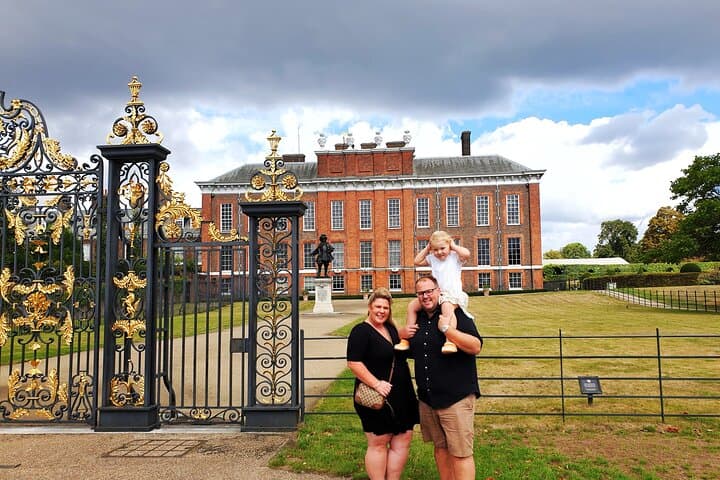 London Black Cab Chauffeur Tour: Private Narrated Sightseeing in a Classic Taxi photo 5