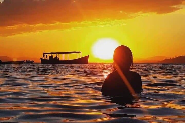 Sunset Eco-Boat Tour to Praia do Cação — Bombinhas Photos & Oyster-Farm Visit