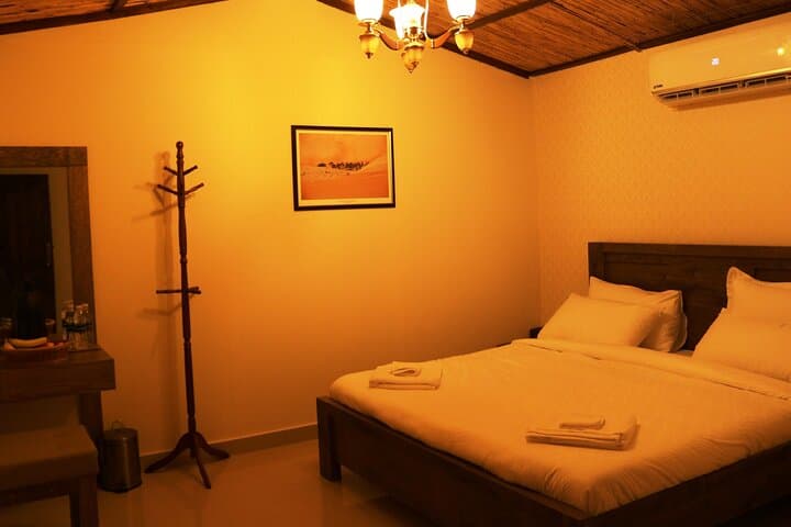 Overnight Desert Safari and Private Cabin Stay from Dubai photo 4
