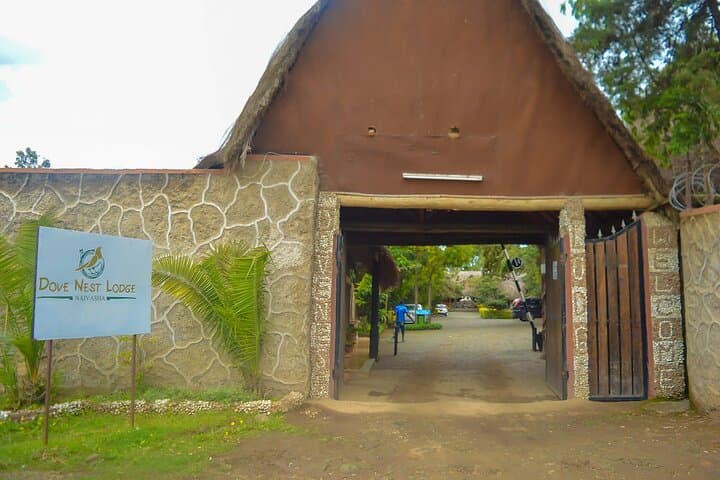 5-Day Safari Adventure Through Maasai Mara, Lake Nakuru & Hell's Gate National Park photo 6