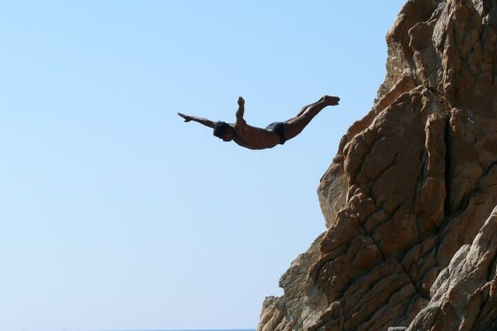 Quebrada Cliff Divers Show in Acapulco — Terrace Viewing with Transport