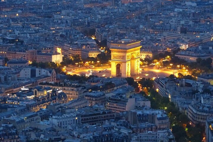 Private Full-Day Paris City Tour with Pickup — Eiffel Tower, Seine Cruise & Montmartre photo 1