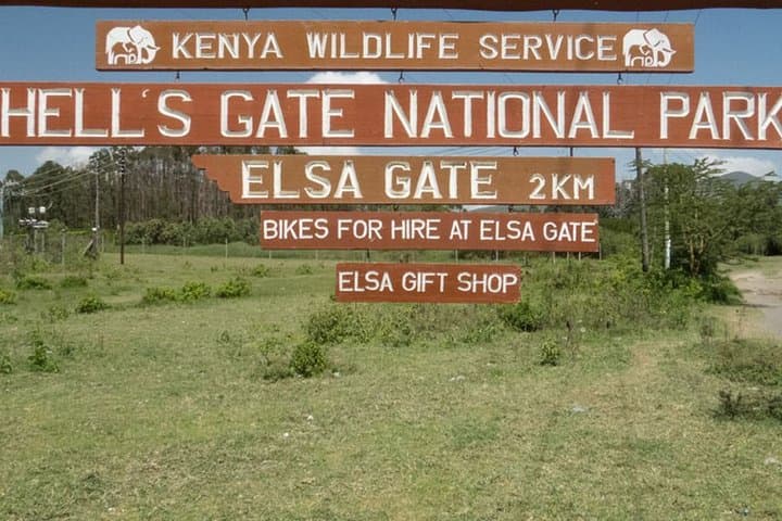Hell's Gate and Lake Naivasha Full-Day Tour from Nairobi: Bike, Boat & Gorge Hike photo 2