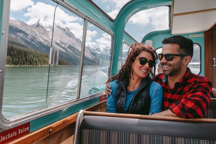 Jasper's Maligne Valley: Medicine Lake, Maligne Lake & Spirit Island Tour photo 4