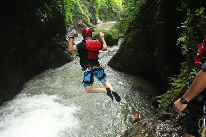 Gravity Falls Extreme Combo: Waterfall Jumping & Class 2–3 Rafting in La Fortuna photo 2