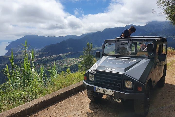 Private Full-Day Off-Road Tour Madeira: Funchal to Plateau & Volcanic Pools photo 1