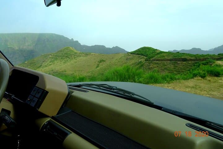 Private Full-Day Off-Road Tour Madeira: Funchal to Plateau & Volcanic Pools photo 3