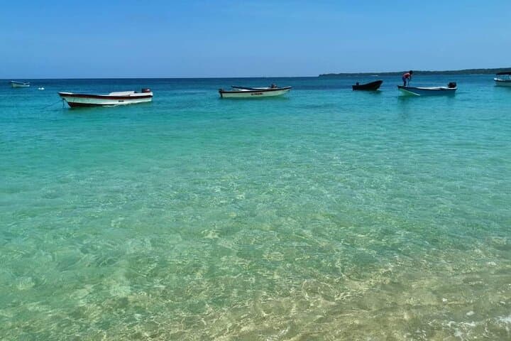 Banana Beach Day Trip: White Sand & Turquoise Waters on Barú Island photo 5