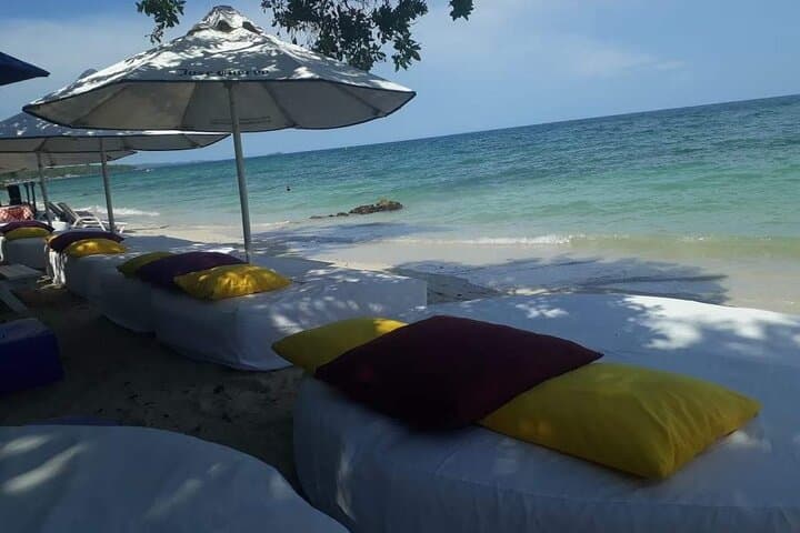 Banana Beach Day Trip: White Sand & Turquoise Waters on Barú Island photo 6