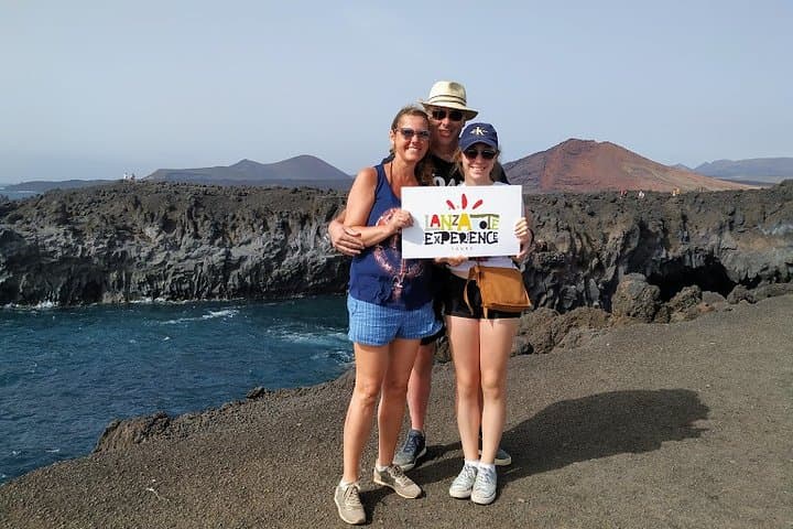 Private Lanzarote Minibus Tour — Timanfaya, El Golfo, La Geria & Los Jameos photo 2
